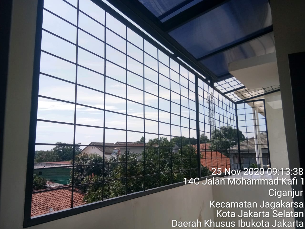 KEAMANAN TEMPAT CUCI DAN JEMUR DENGAN PENUTUP RAM BESI